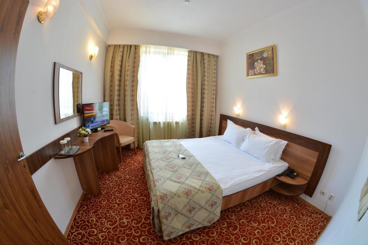 Hotel Central Ploieşti Exteriör bild