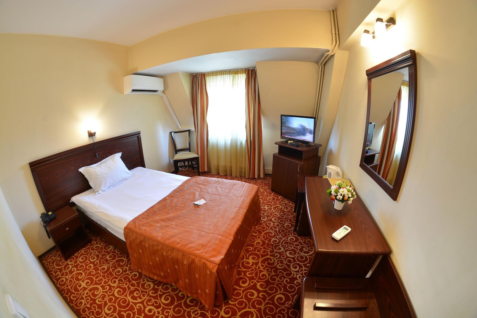 Hotel Central Ploieşti Exteriör bild