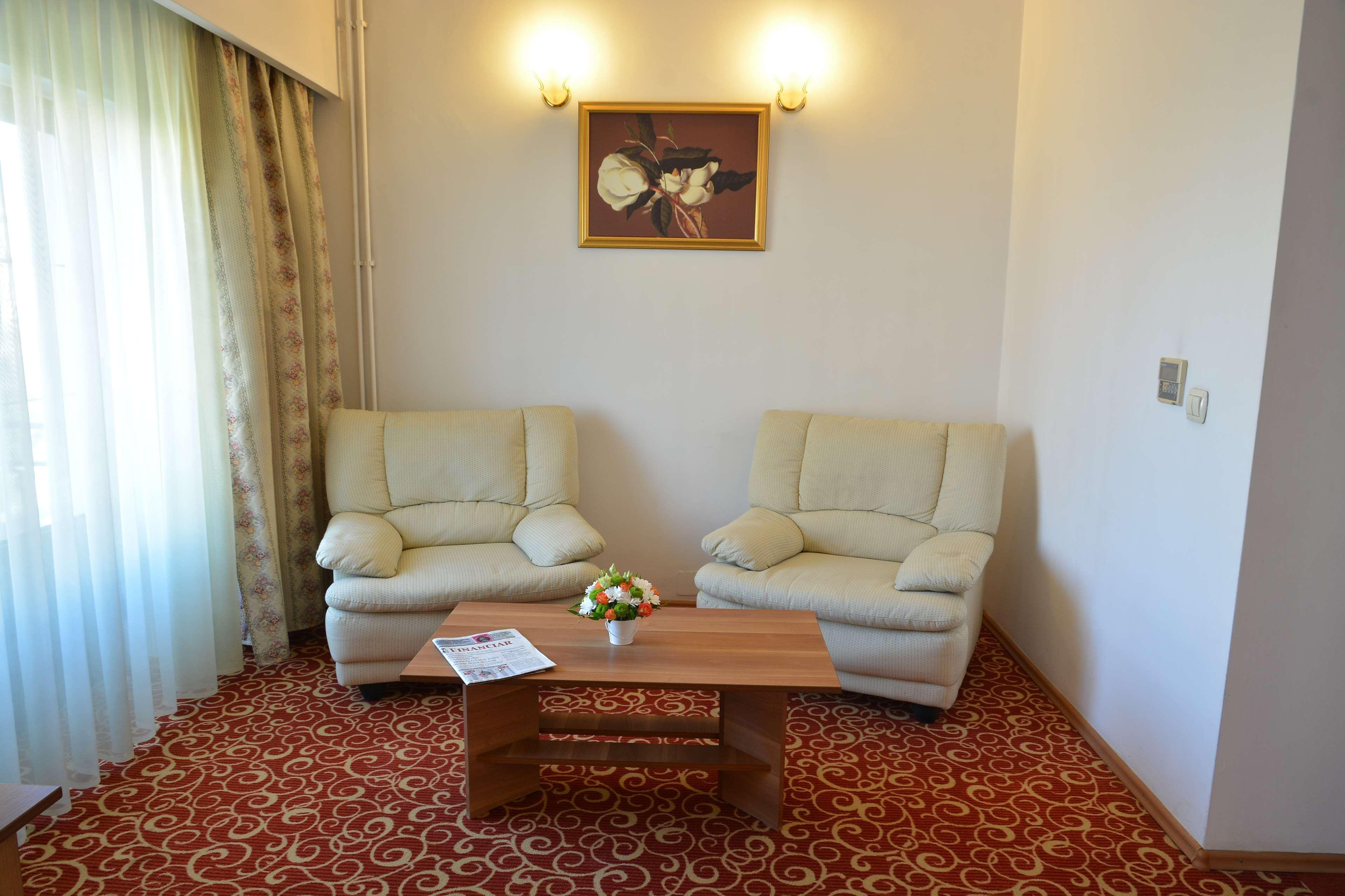 Hotel Central Ploieşti Exteriör bild