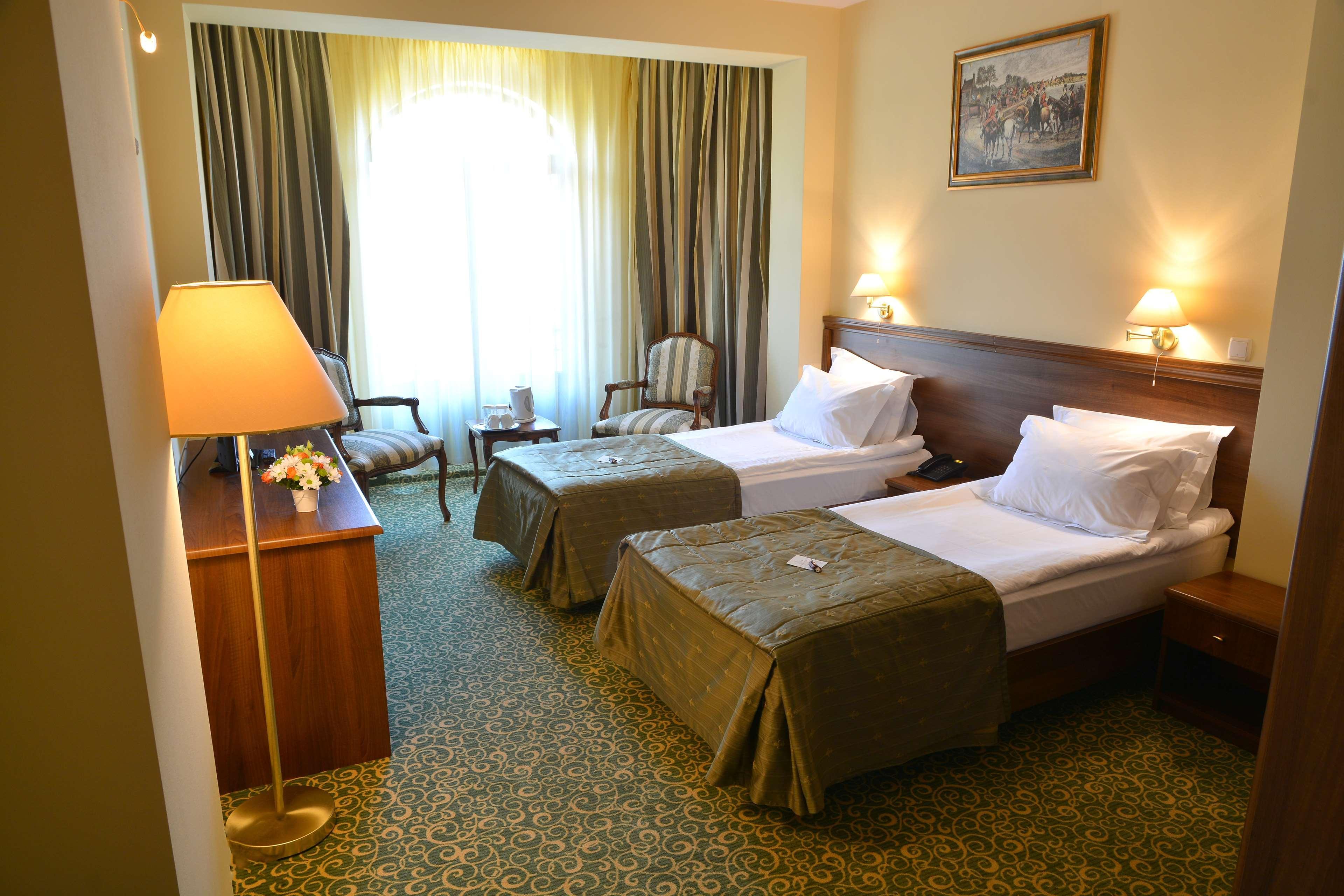 Hotel Central Ploieşti Exteriör bild